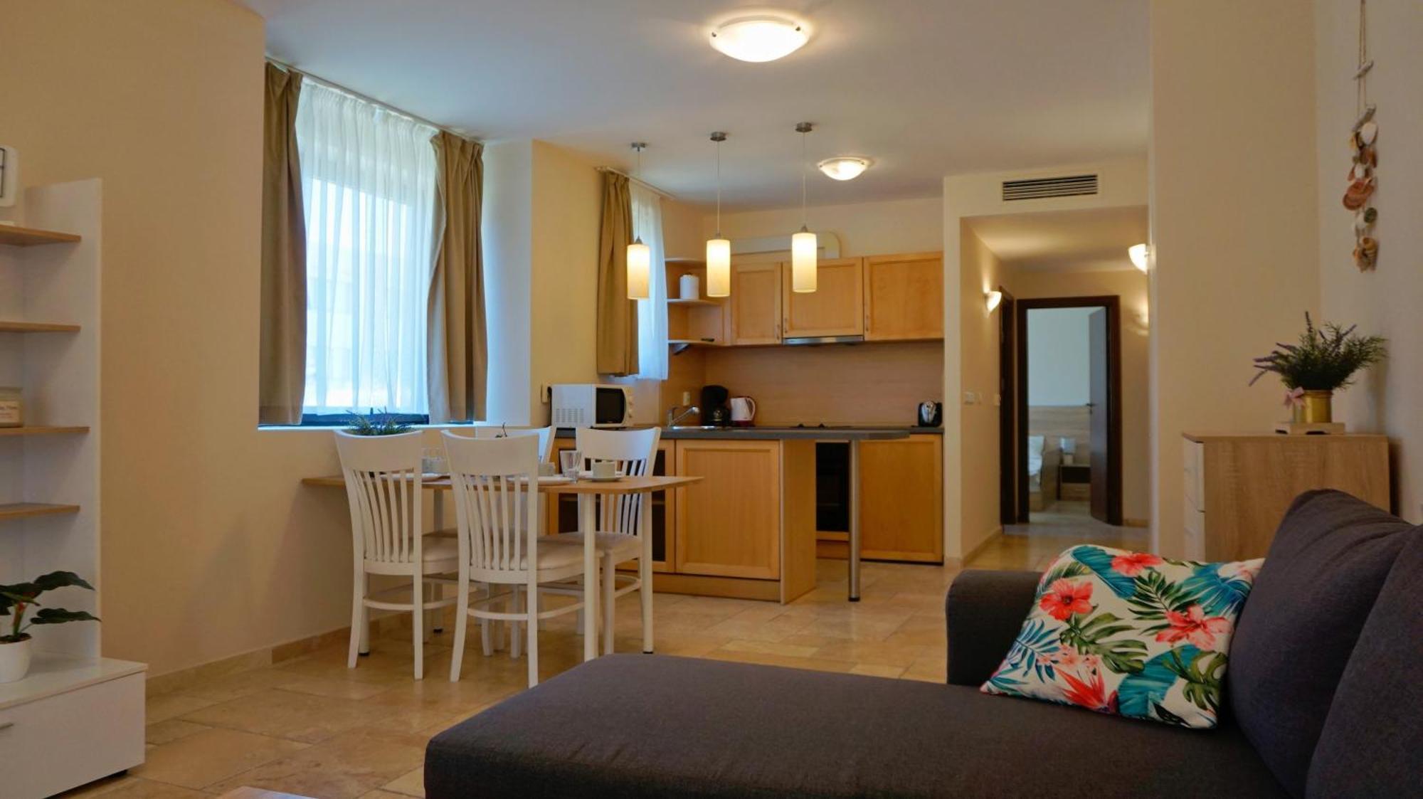 Ваканционни апартаменти Калиакрия - Holiday apartments Kaliakria Топола Экстерьер фото