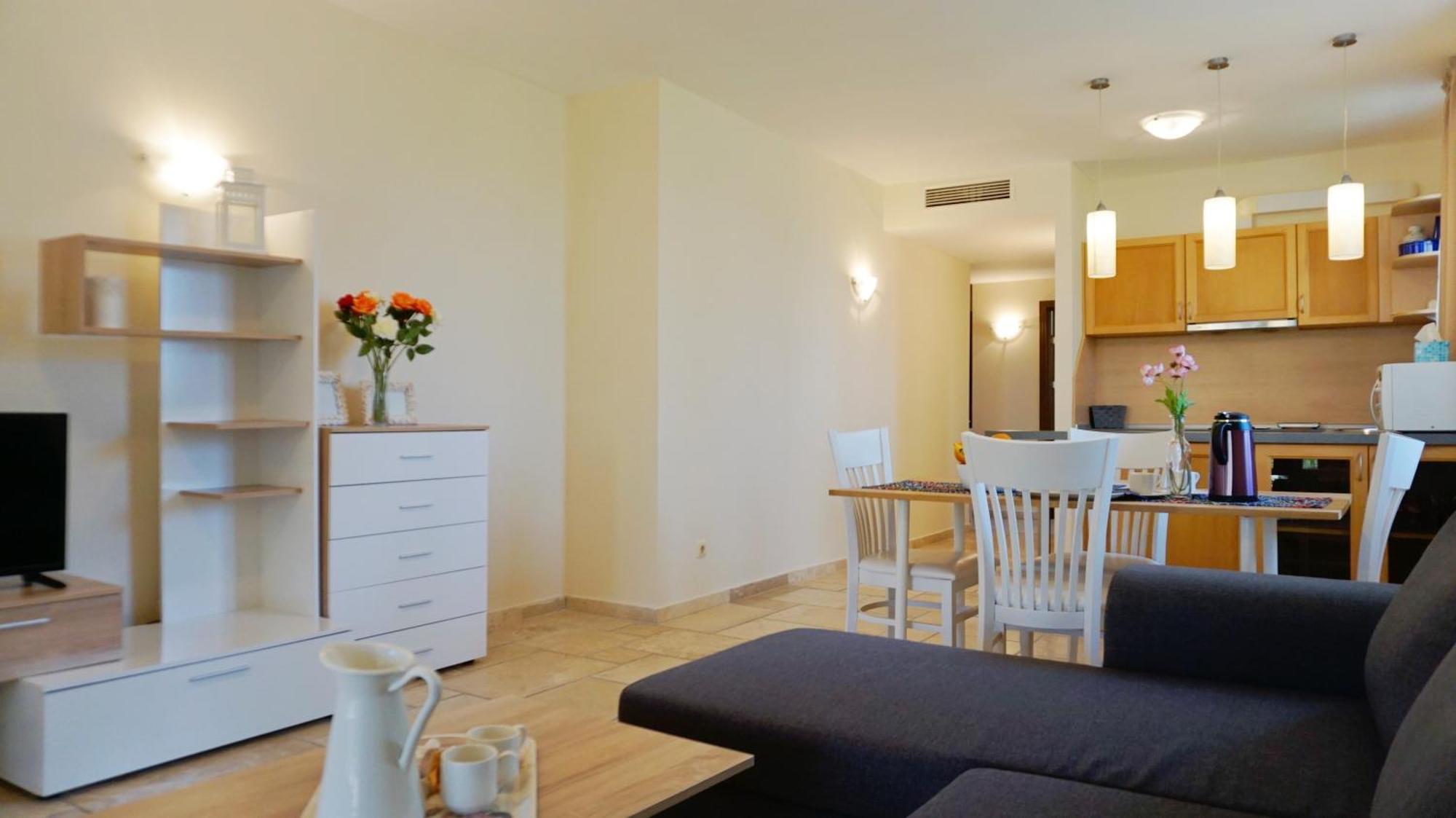 Ваканционни апартаменти Калиакрия - Holiday apartments Kaliakria Топола Номер фото